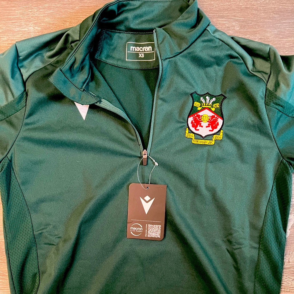 Wrexham football or soccer 3/4 pullover. New